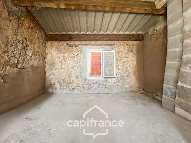 Maison à CAMPS-LA-SOURCE