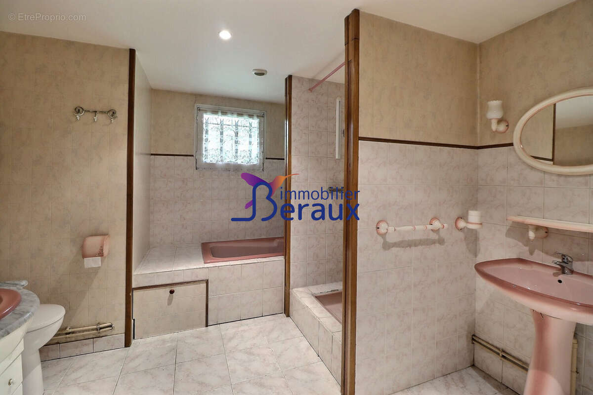 Maison à LE MESNIL-SOUS-JUMIEGES