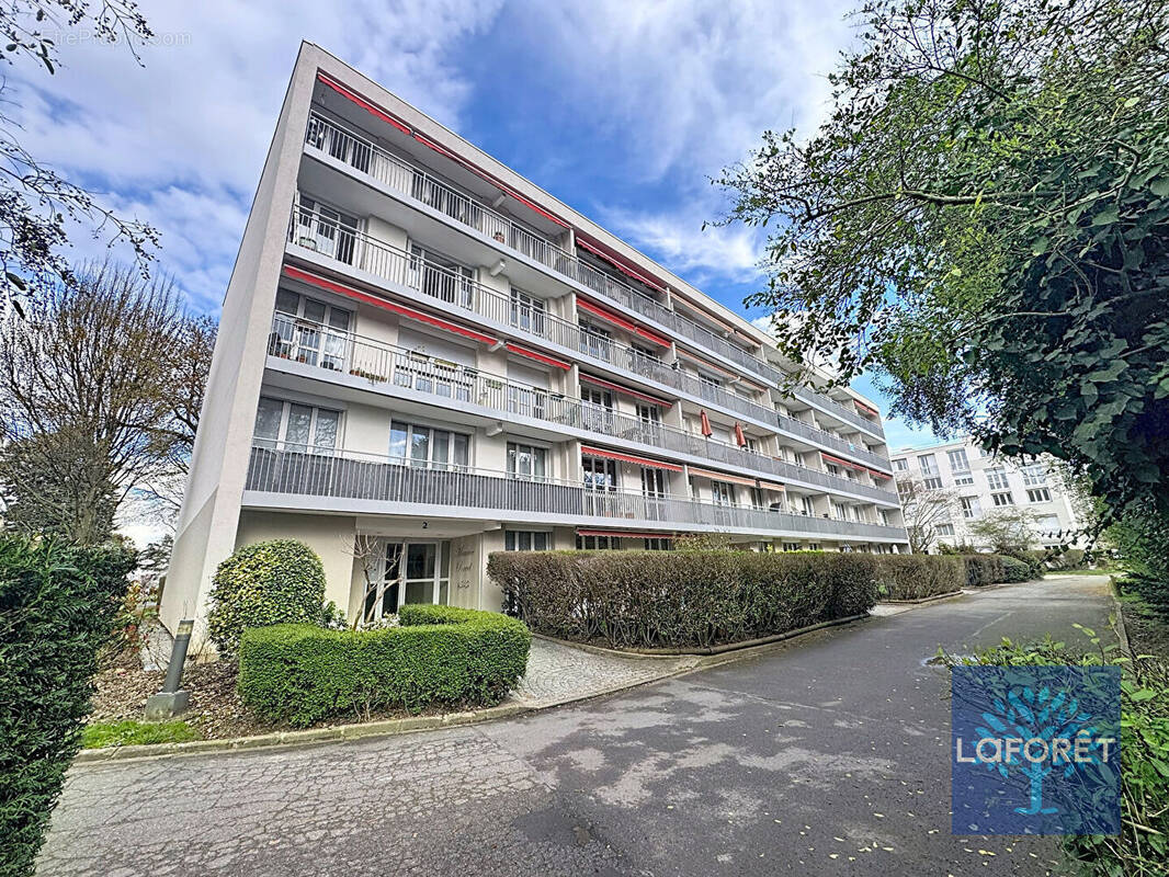 Appartement à CHILLY-MAZARIN