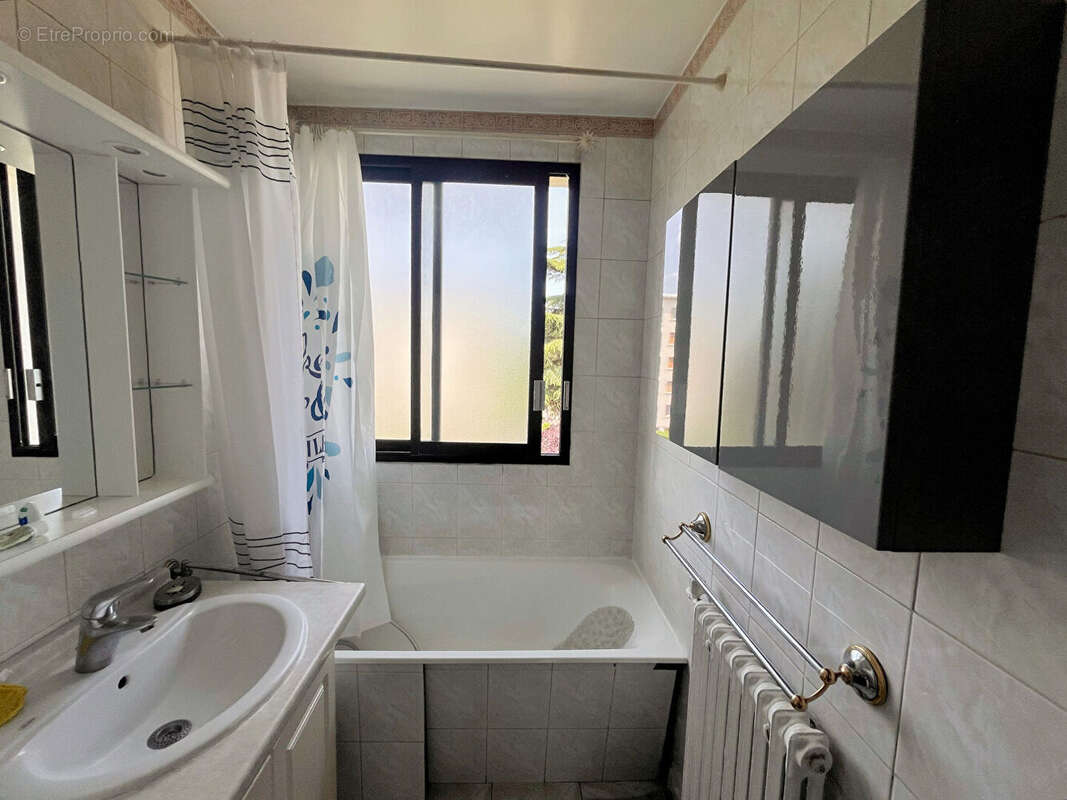 Appartement à NANTERRE