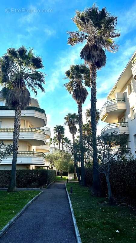 Appartement à VILLENEUVE-LOUBET