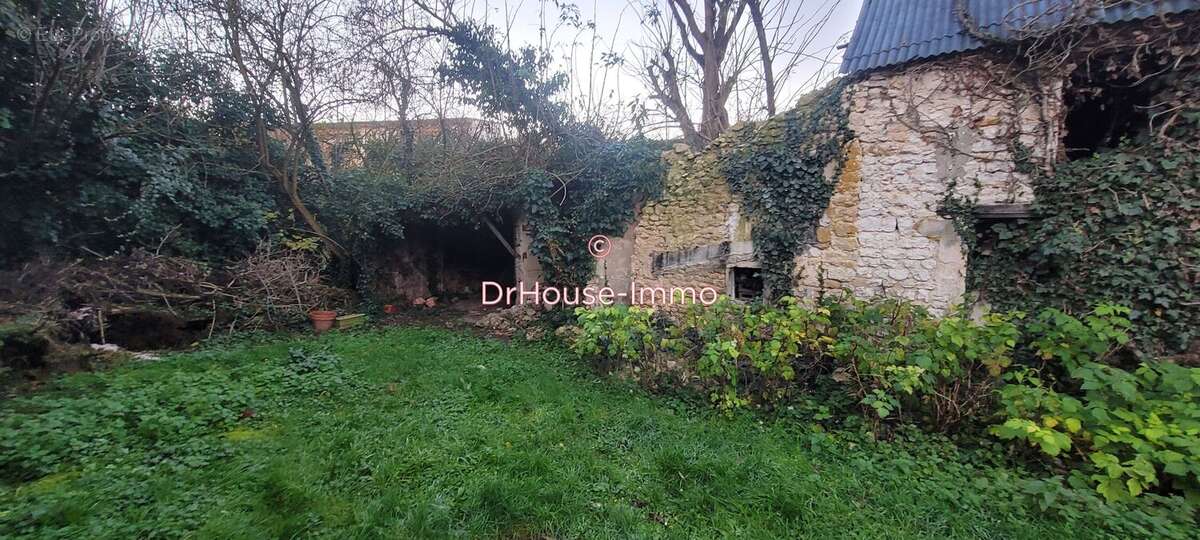 Parking 30 m² à Beaune-La-Rolande  - photo 2