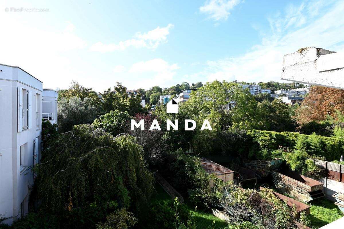 Appartement à ISSY-LES-MOULINEAUX