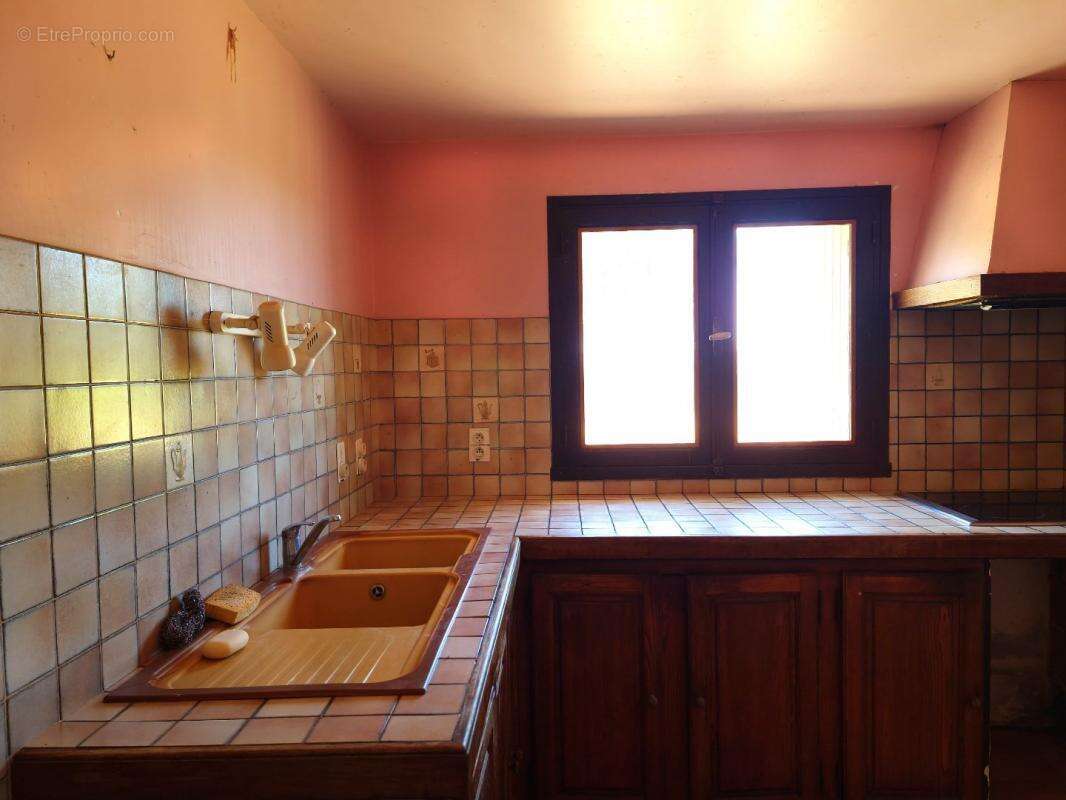 Maison à LACAPELLE-LIVRON