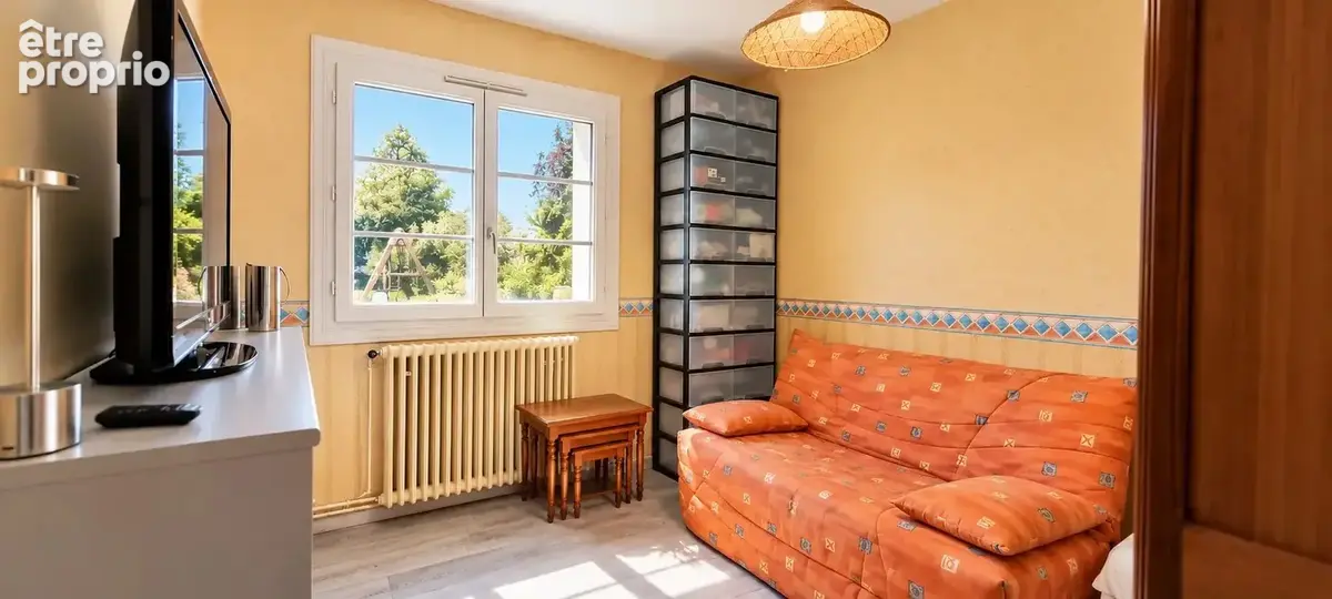 MAISON EN PIERRES XIX ème AVEC dépendance et piscine sur 2600 m² . - photo 18