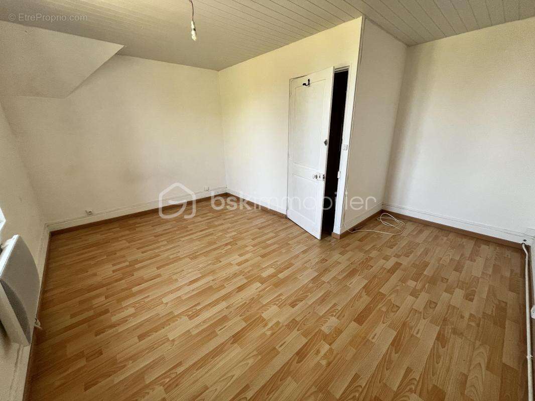 Maison à LA CHAPELLE-MONTLINARD