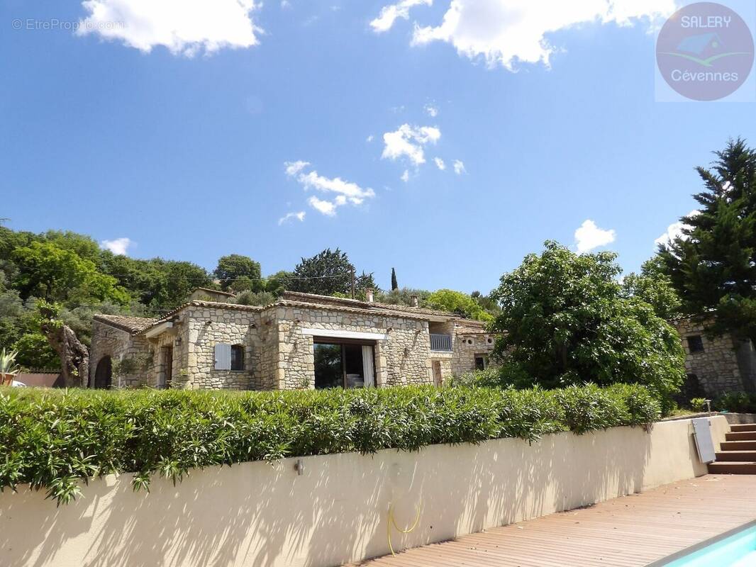 Maison à VEZENOBRES