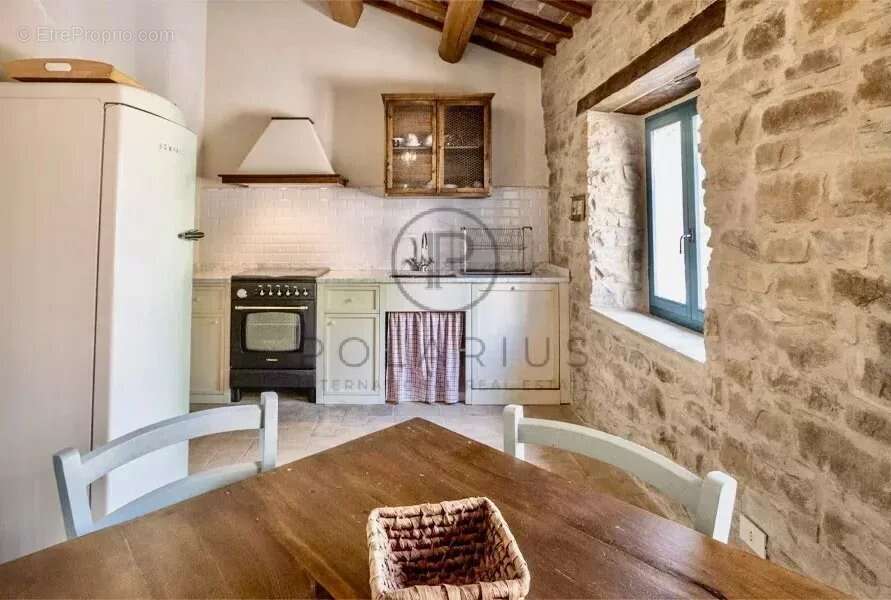 Ferme avec appartements, laboratoire de transformation et boutique à la ferme — Le Marche - photo 47