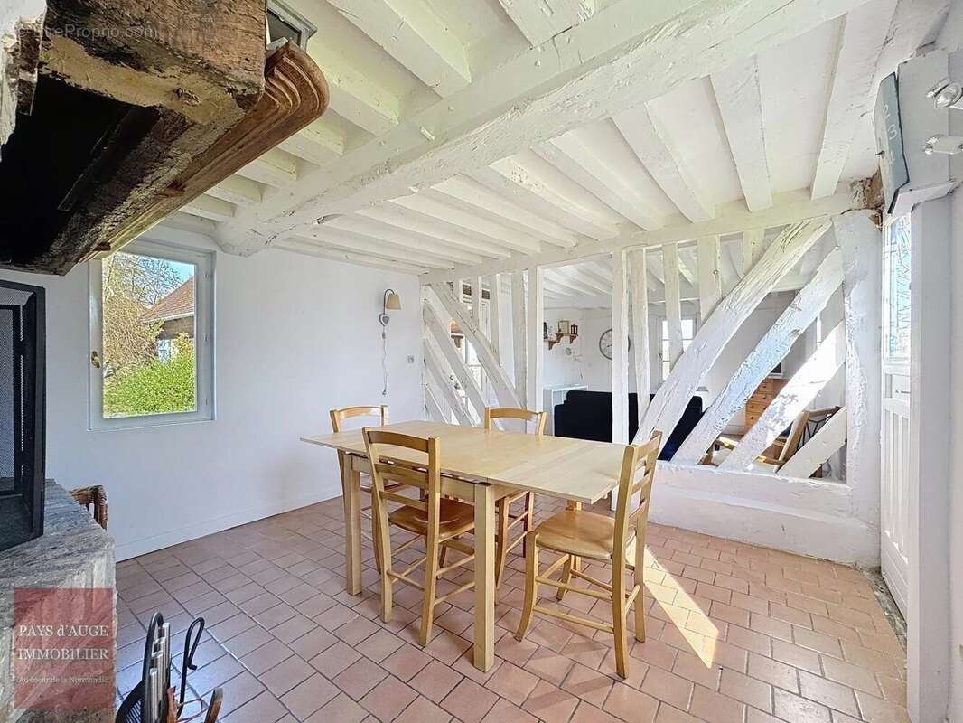 Maison à SAINT-GEORGES-EN-AUGE