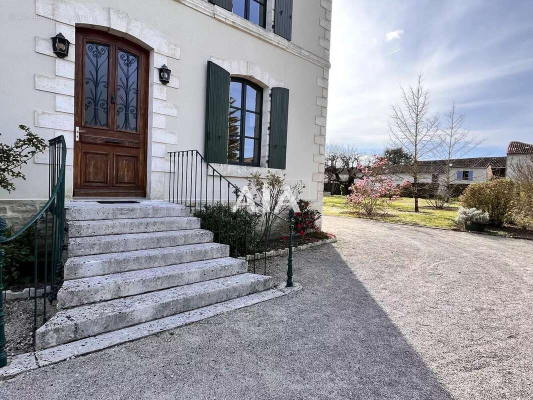 Maison à MAINE-DE-BOIXE