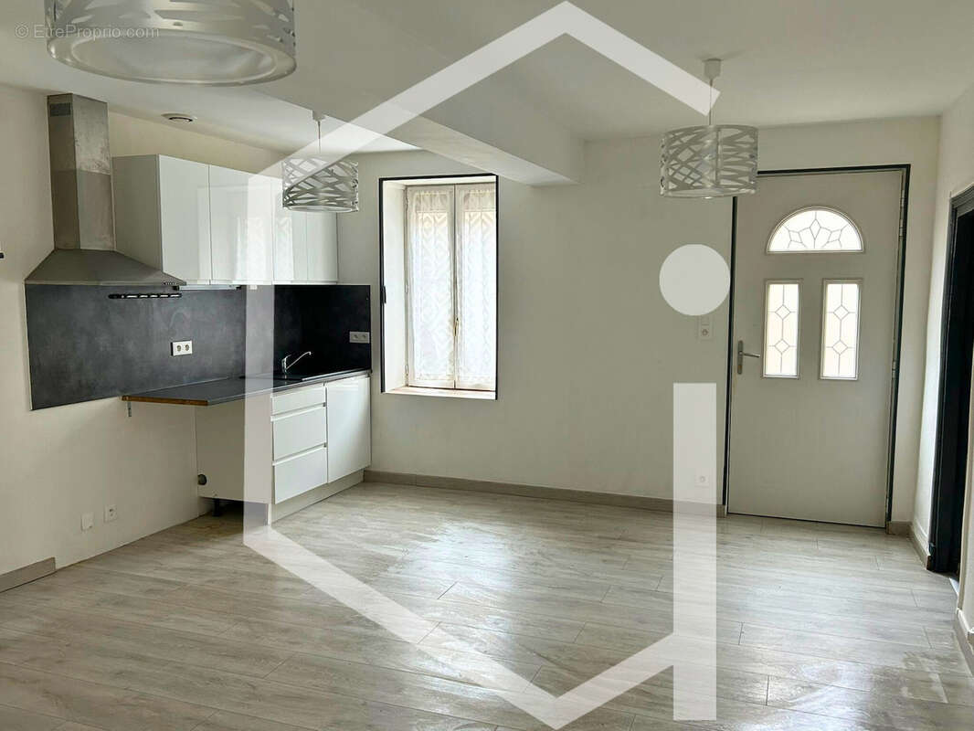 Appartement à SAINT-ENNEMOND