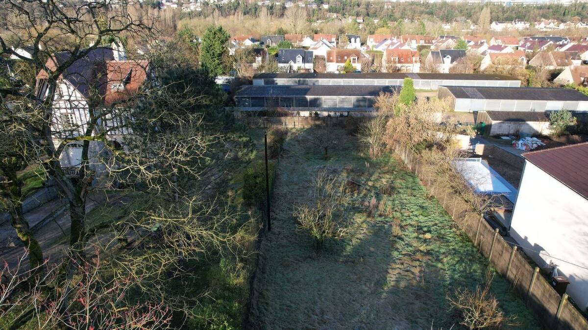 Terrain à SAINTRY-SUR-SEINE