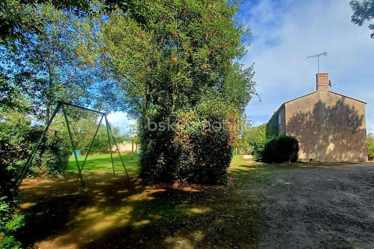 Maison à NIEUL-LE-DOLENT