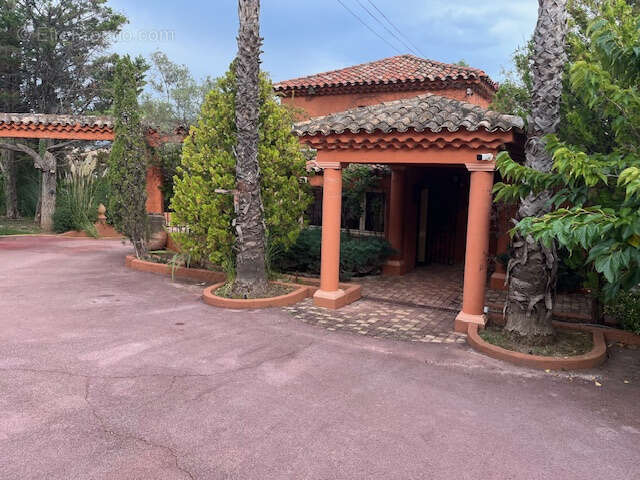 Maison à LA CADIERE-D'AZUR