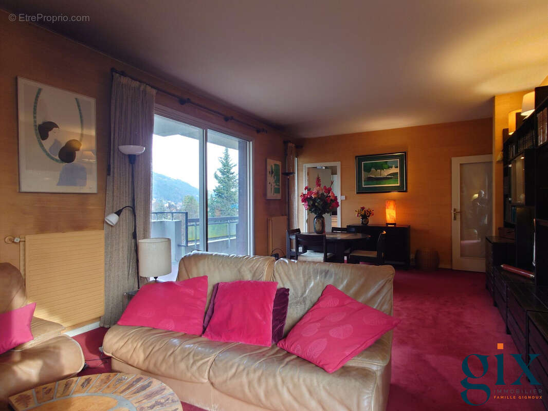 Appartement à MEYLAN