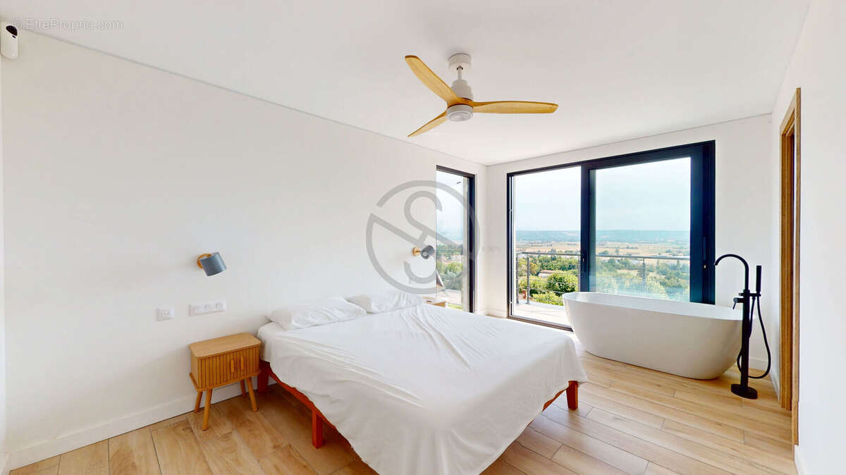 Maison à LA COTE-SAINT-ANDRE