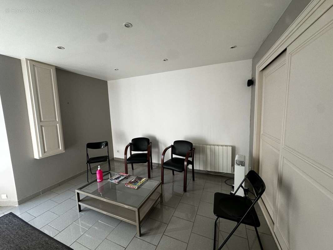 Commerce à MILLY-LA-FORET