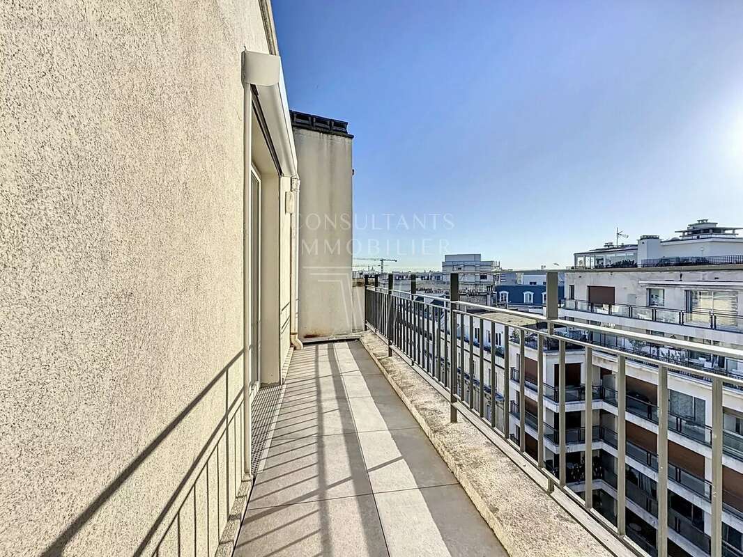Appartement à PARIS-16E