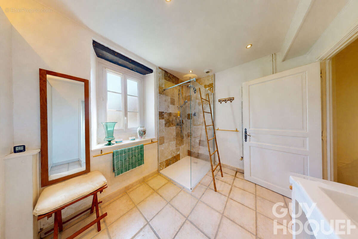 Belle propriété de caractère avec annexe et dépendance - photo 7