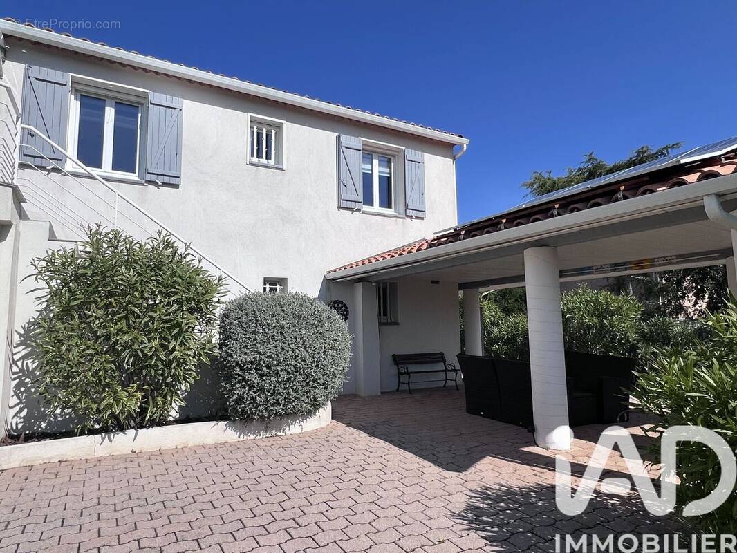 Photo 1 - Maison à LA LONDE-LES-MAURES