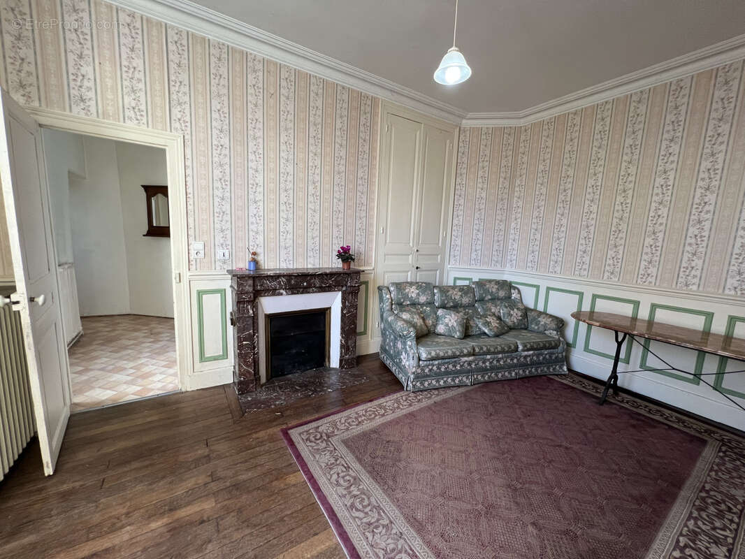 Maison à COSNE-COURS-SUR-LOIRE