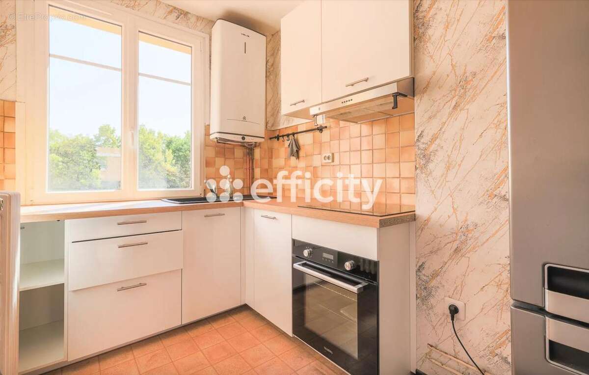 Appartement à COURBEVOIE
