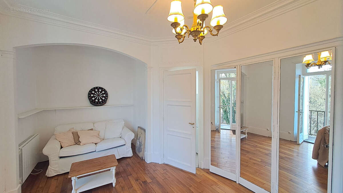 Appartement à SAINT-REMY-LES-CHEVREUSE