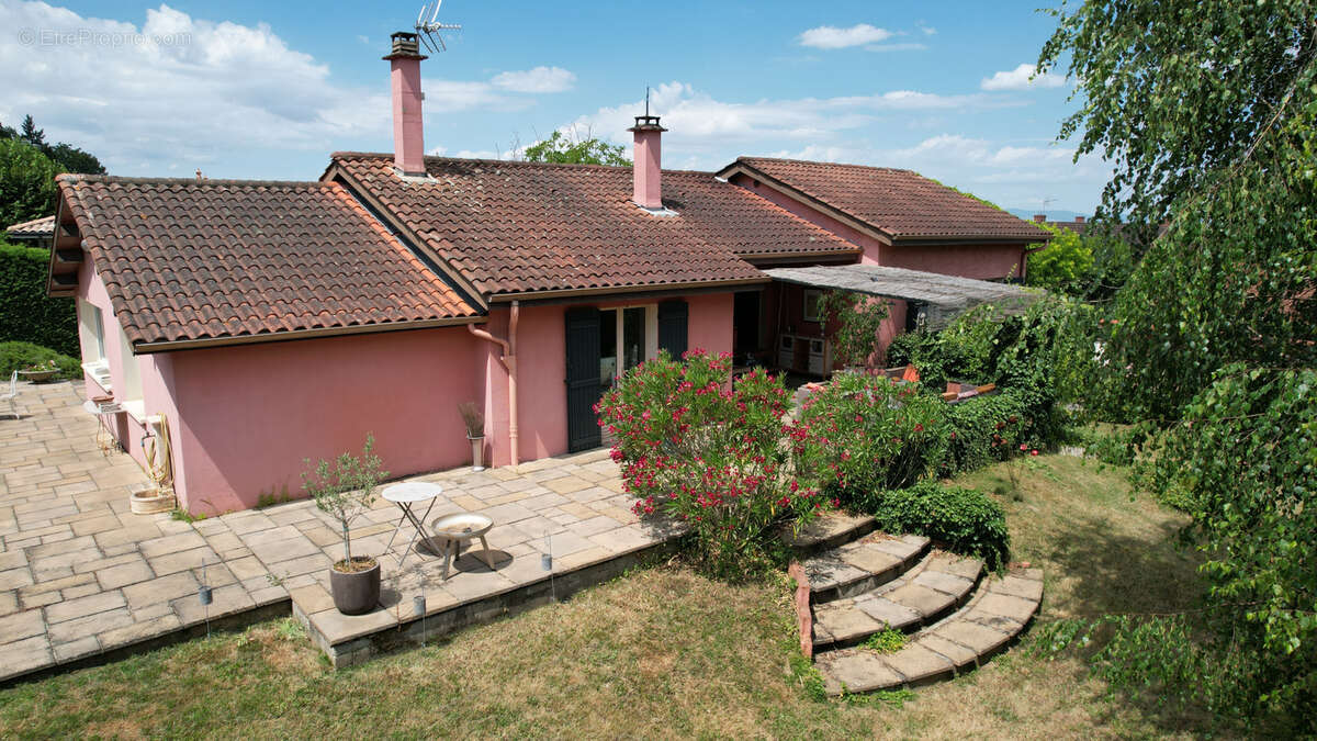 Maison à MARENNES