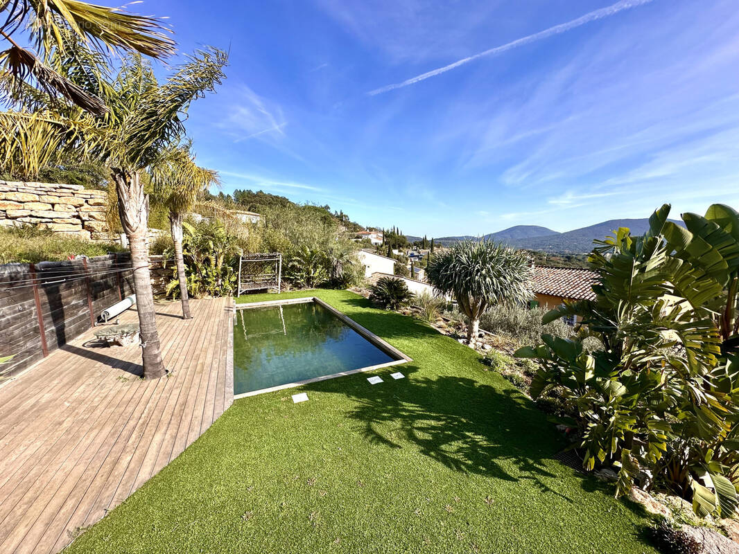 Maison à PLAN-DE-LA-TOUR