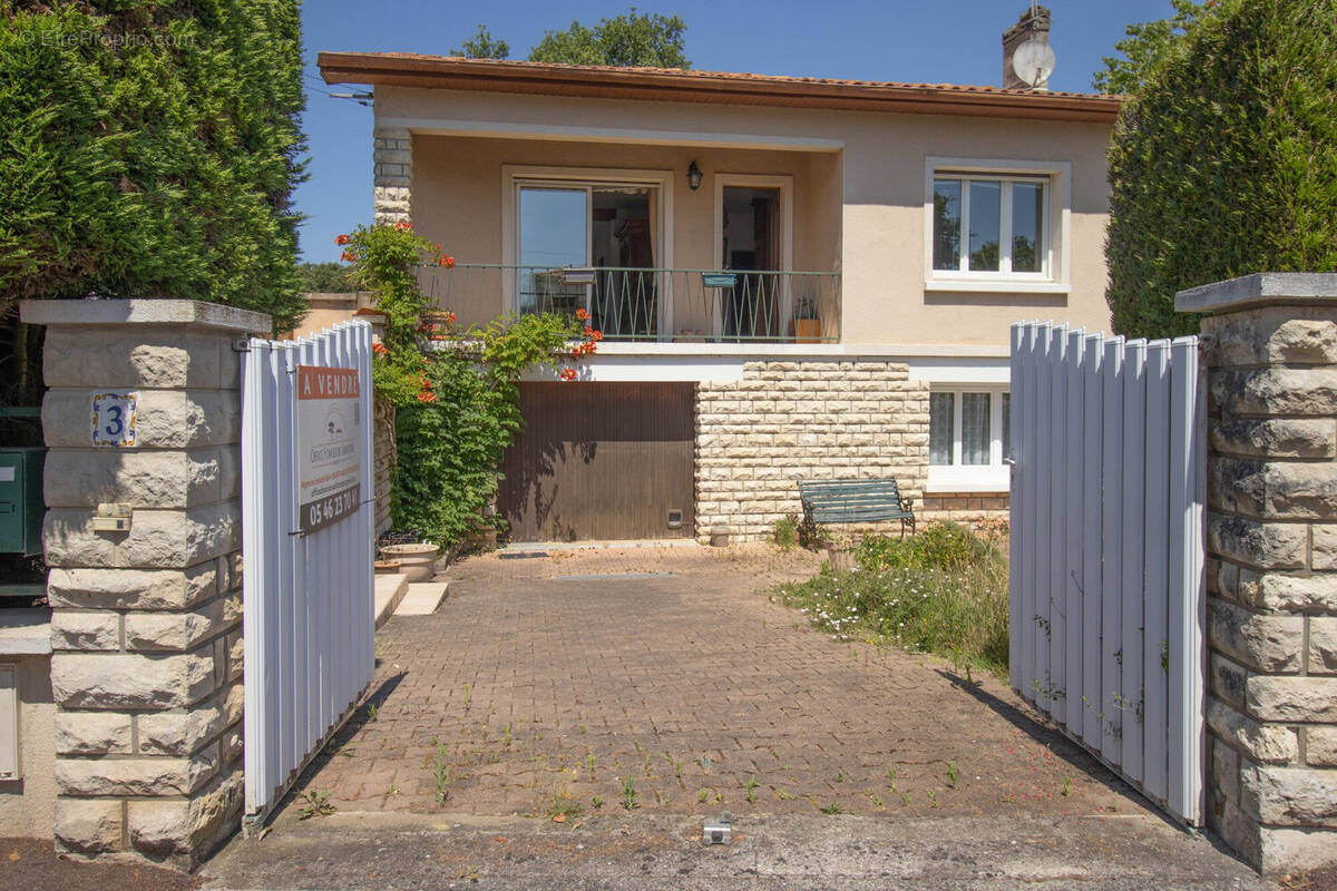 Maison à VAUX-SUR-MER