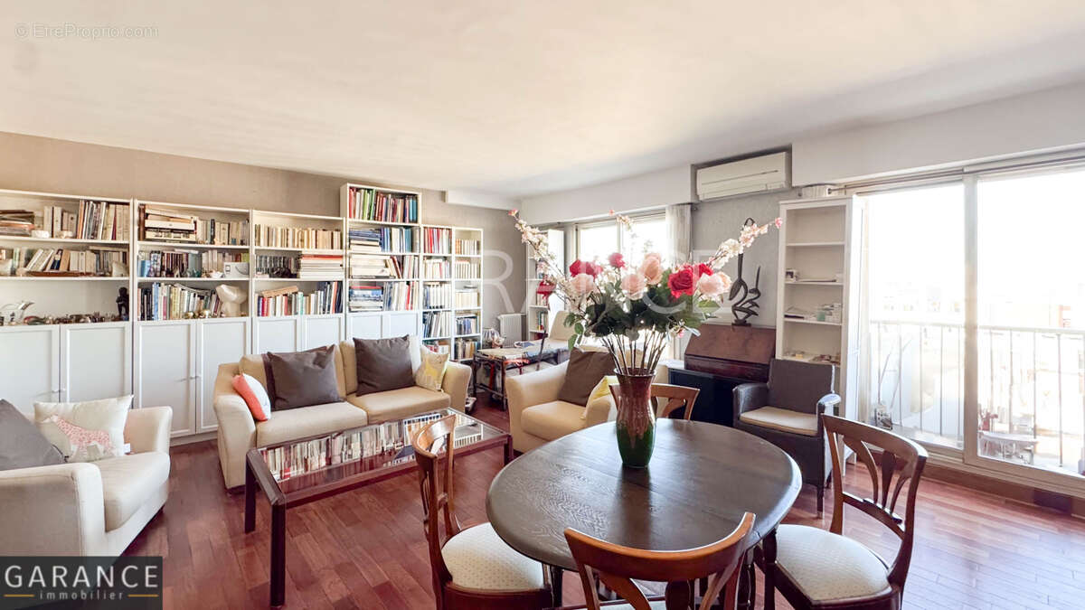 Appartement à PARIS-14E