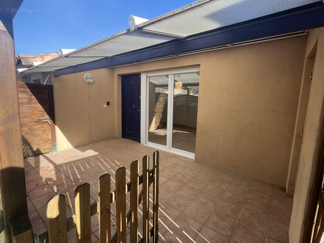 Maison à LA CALMETTE