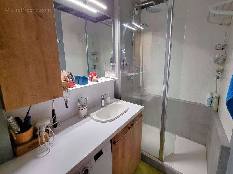 Appartement à MEYZIEU