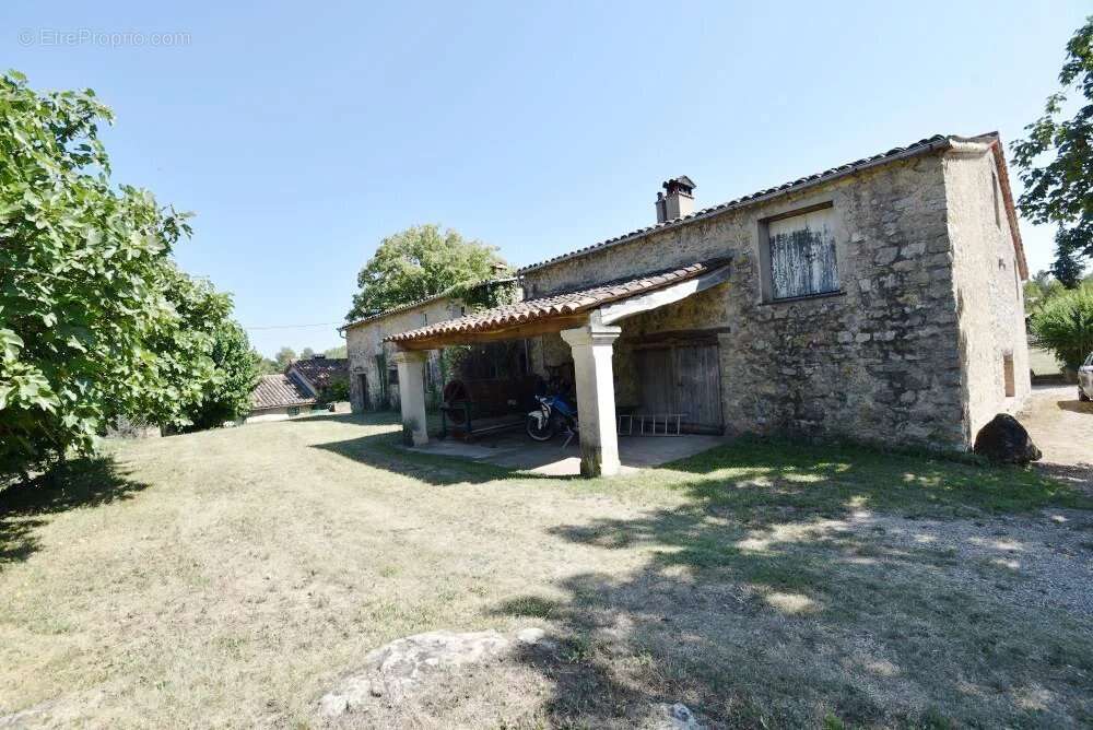 Maison à TOURRETTES