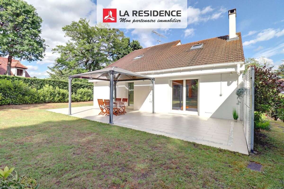 Maison à VERNEUIL-SUR-SEINE