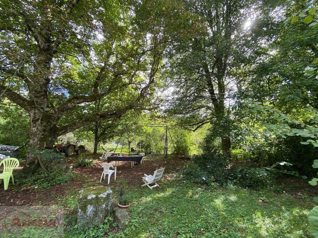 Maison à SAINT-PIERRE-DE-TRIVISY