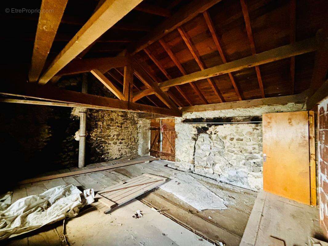 Maison à PIED-DE-BORNE