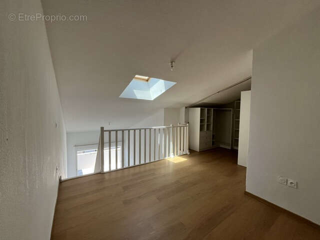 Appartement T3 avec terrasse et parking privatif - photo 7
