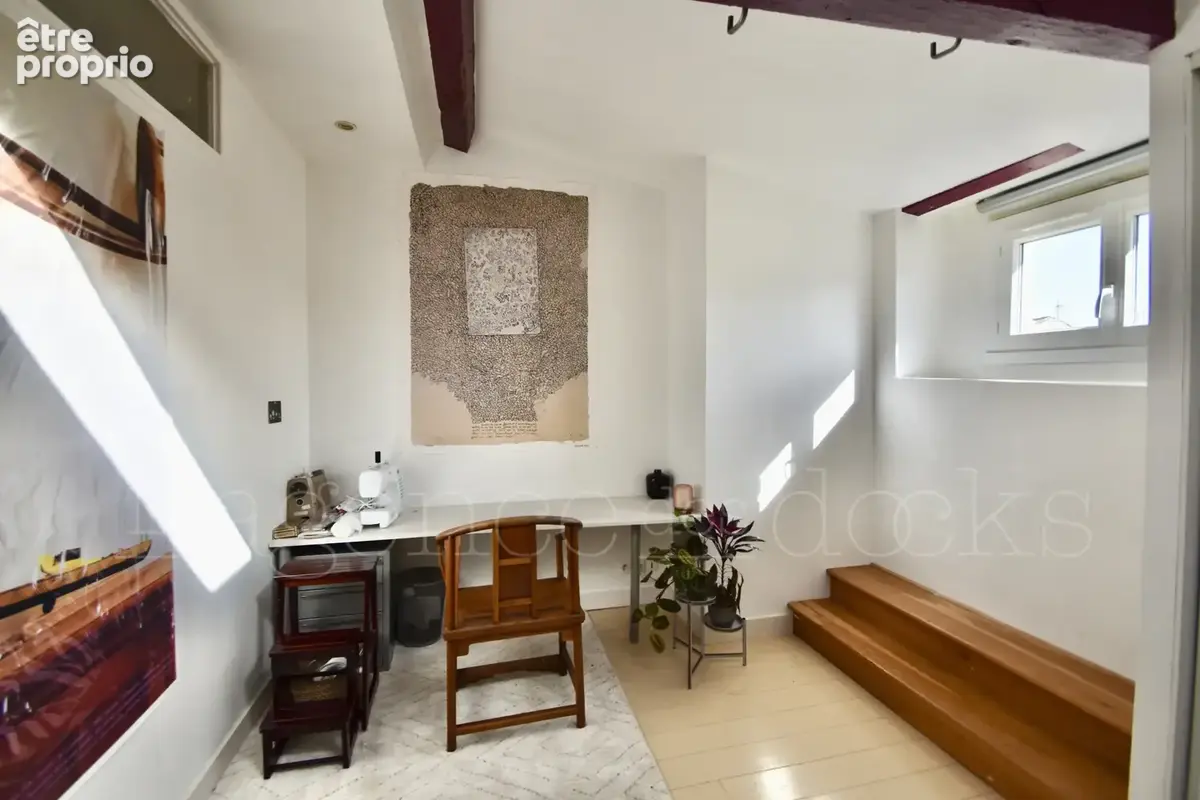 Bordeaux st pierre - vaste duplex 126m2 vue exceptionnelle sur place - photo 12