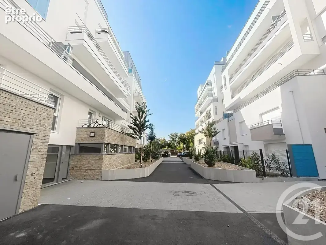 Appartement 1 pièce 27 m² à vendre à Savigny-Le-Temple (77176) - photo 4