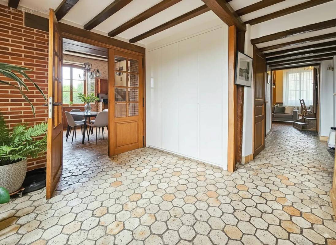 Maison à MILLY-SUR-THERAIN