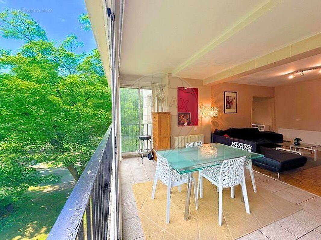 Appartement à LAMORLAYE