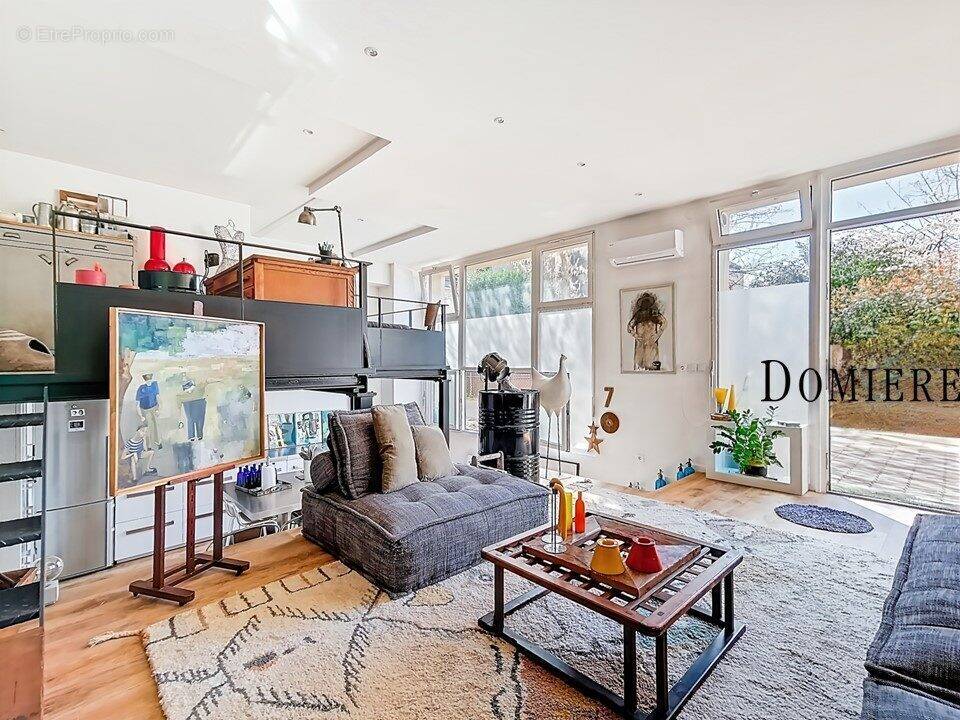 Appartement à COURBEVOIE