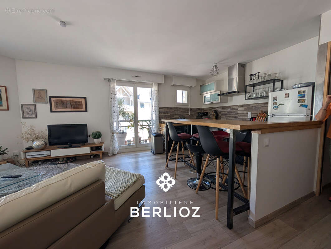 Appartement à CHALLES-LES-EAUX