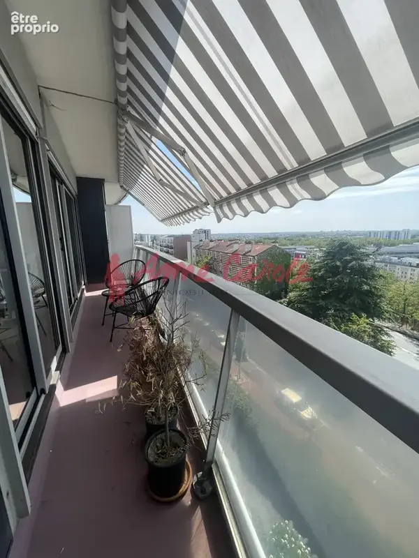 Lumineux T2 de 67 m2 en étage élevé avec 2 balcons   Rénové et idéalement agencé - photo 3