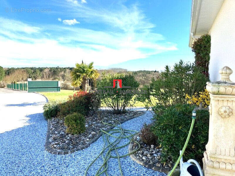 Maison à SAINT-ANDRE-DE-CUBZAC