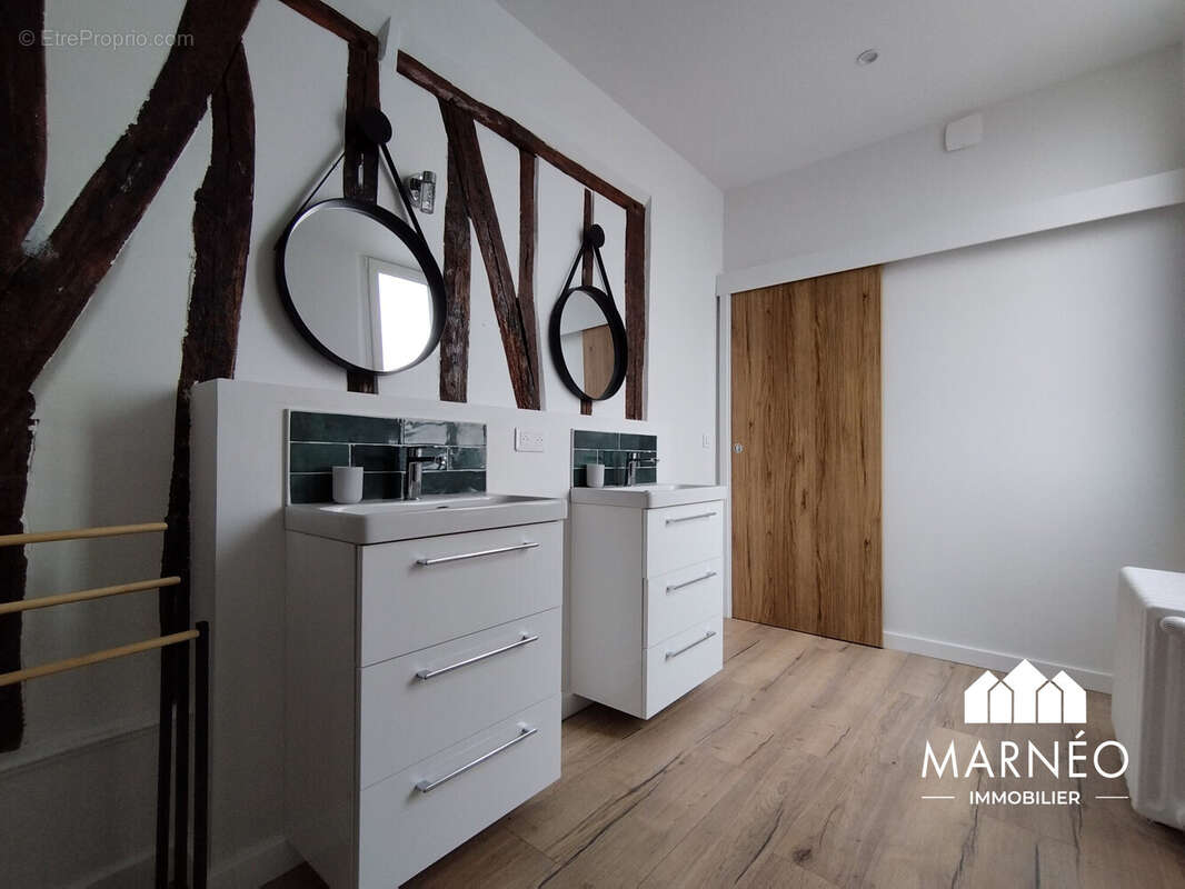 Salle de douche 1er étage - Appartement à CHALONS-EN-CHAMPAGNE