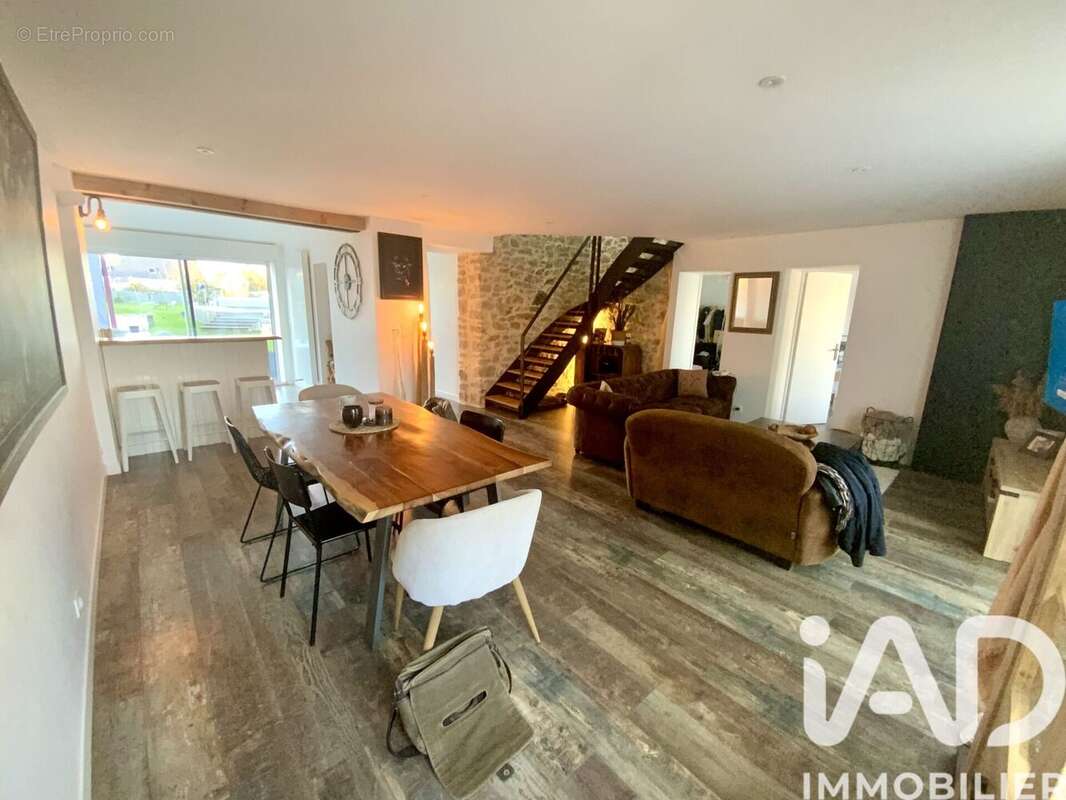 Maison 128 m² à Saint-Andre-Des-Eaux  - photo 9