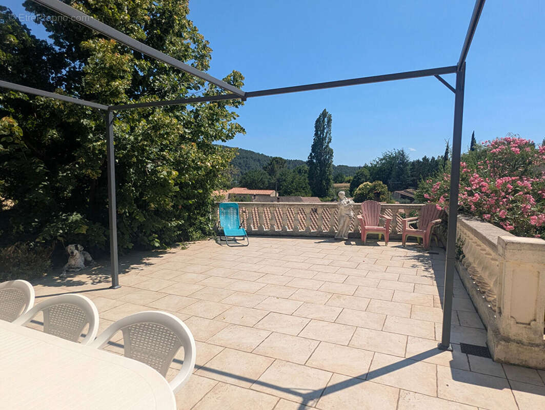 SALERNES, maison 10 pièces, 208 m² avec dépendance. - photo 2