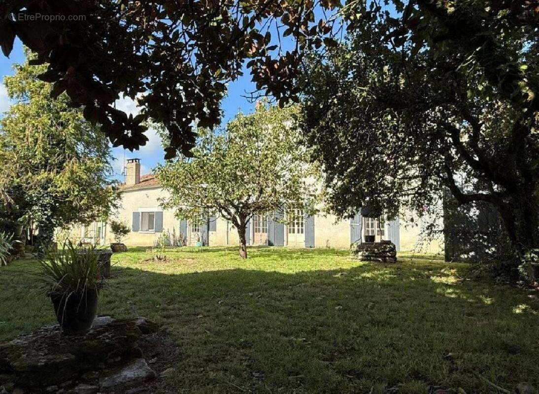 Maison à VILLEFAGNAN